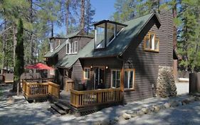 Hobbit House - Charming In Town